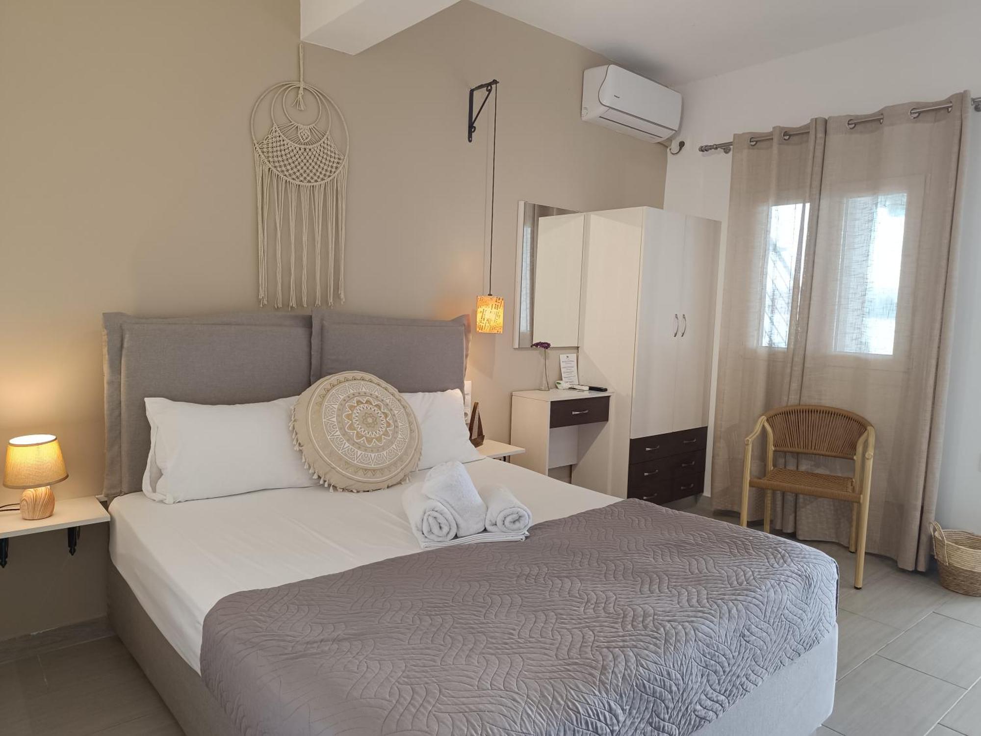 Aparthotel Flisvos Seaside Apartments